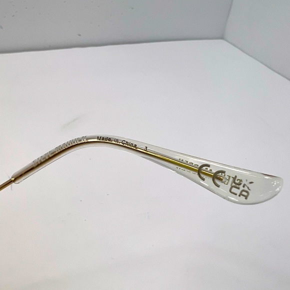 STEVE MADDEN GREY AVIATION WITH GREY TINTED LENSES, HOLD METAL FRAME - Picture 9 of 12